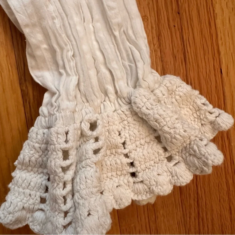 FREE PEOPLE Megan Crochet Cropped Hem Top Size Medium (#5)